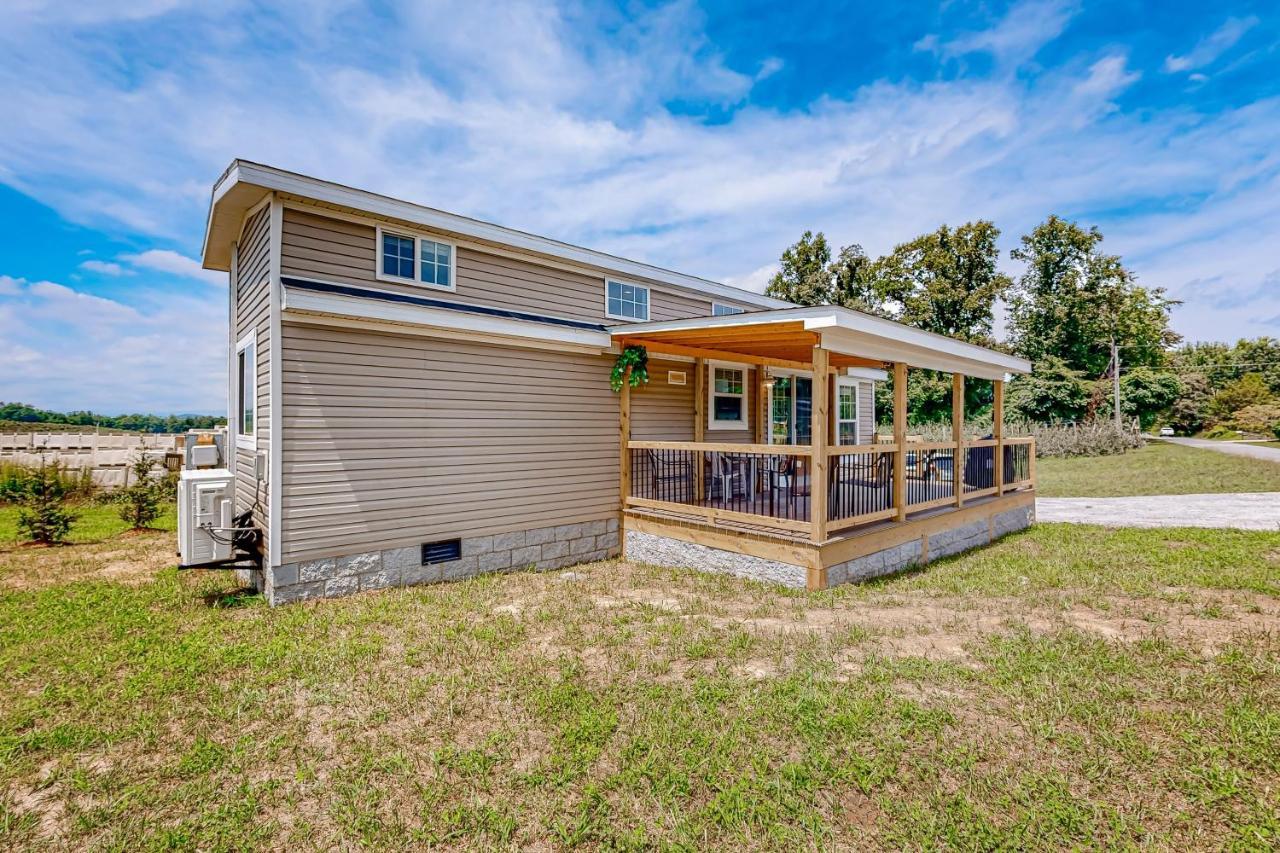Tiny Charmer Hendersonville Exterior photo